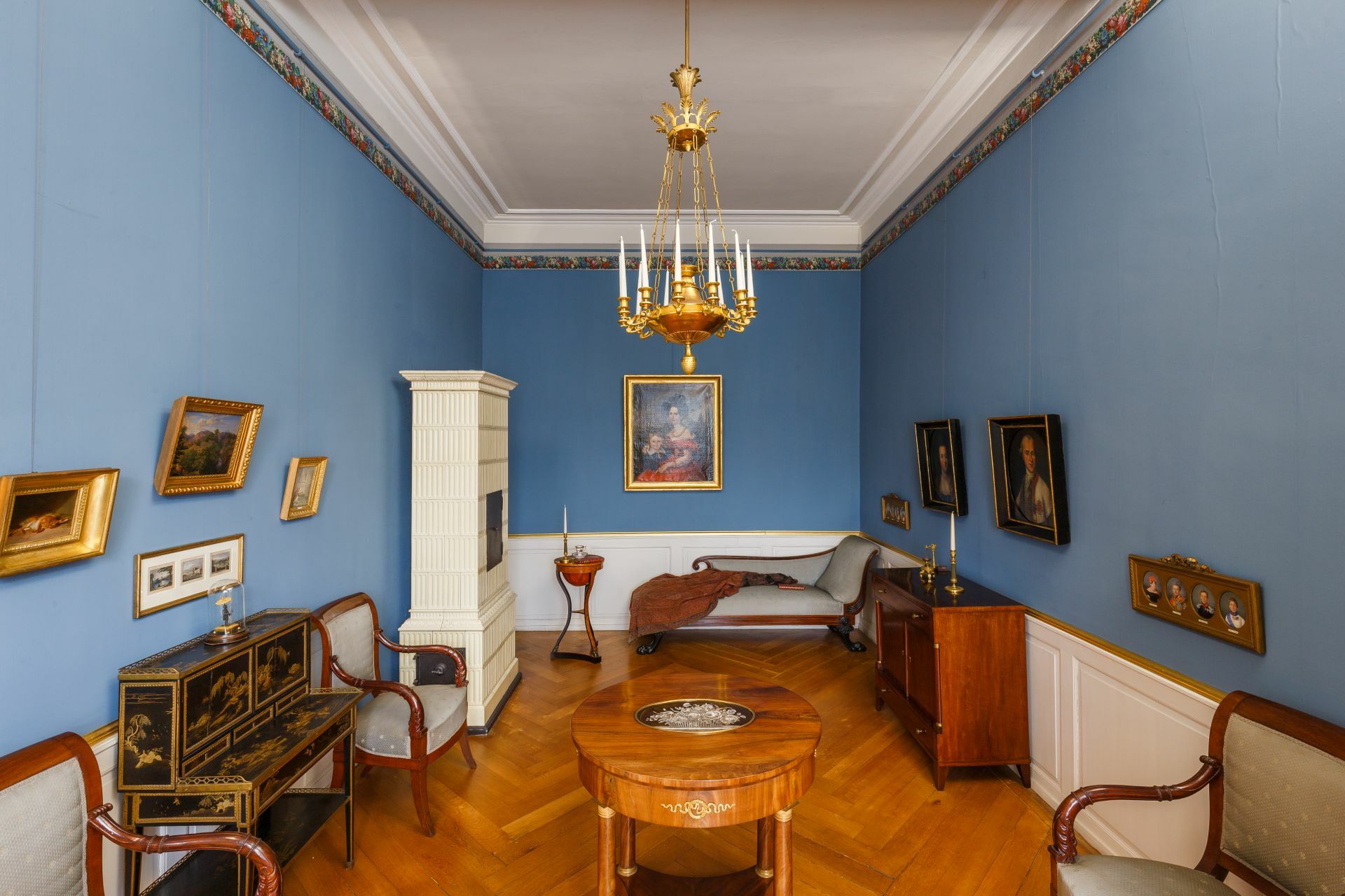 Schloss, Blauer Salon