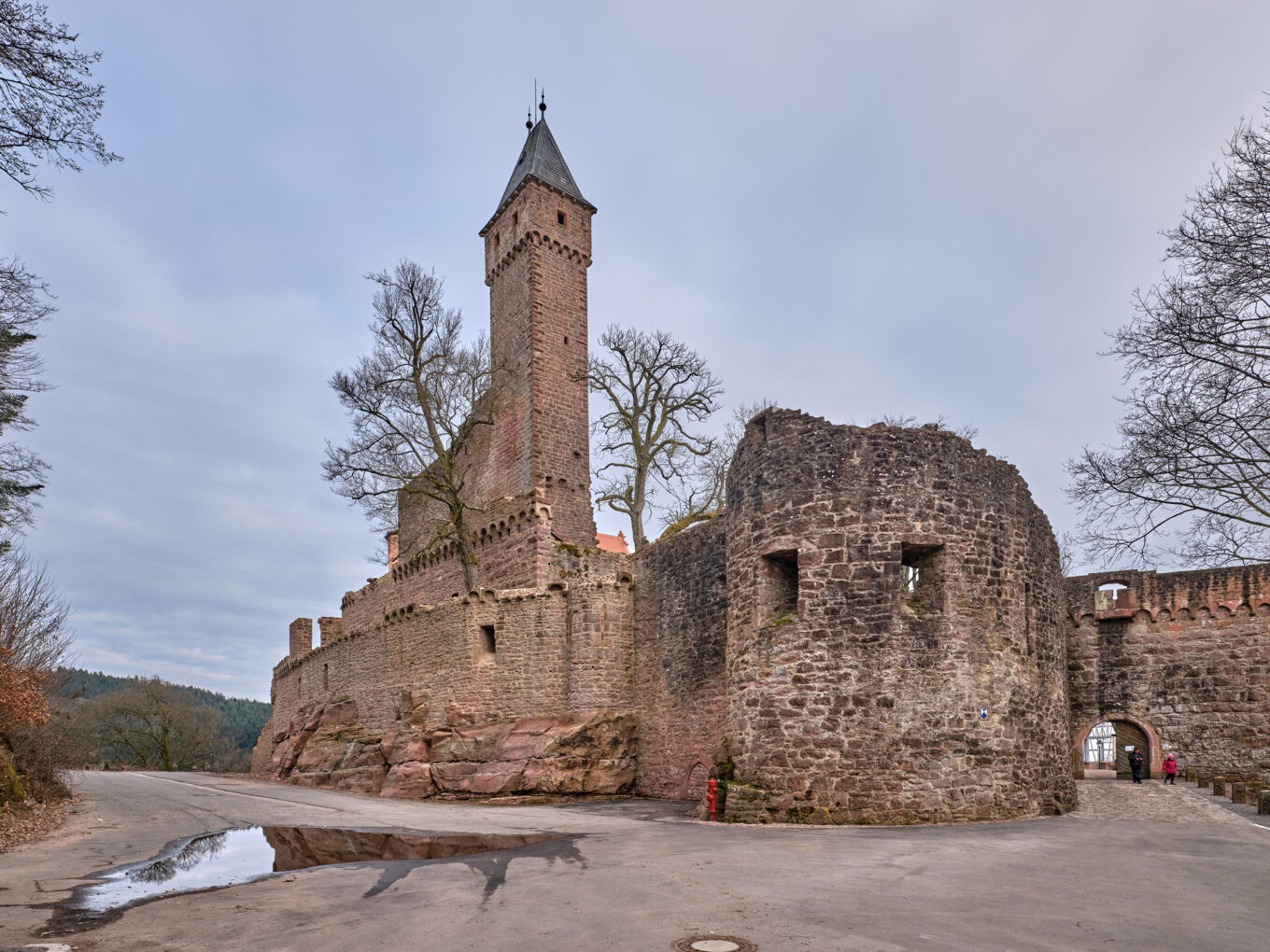 Hirschhorn Castle with keep