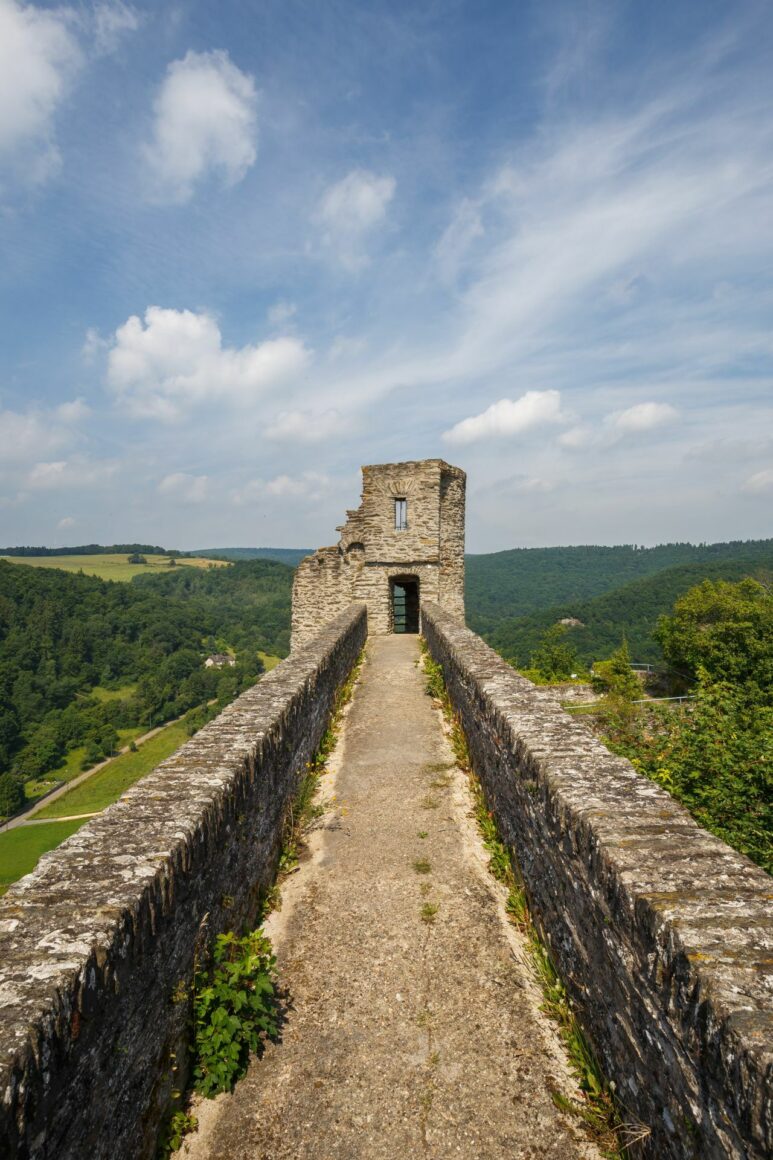 Ruins of Hohenstein Castle, inner shield walls
