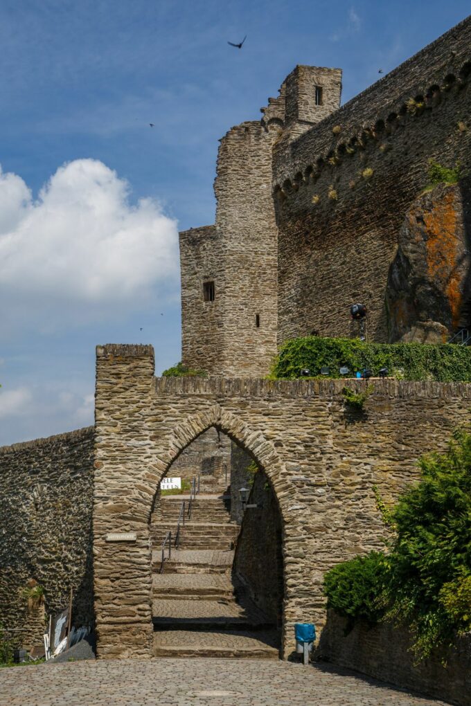 Ruins of Hohenstein Castle, middle gate