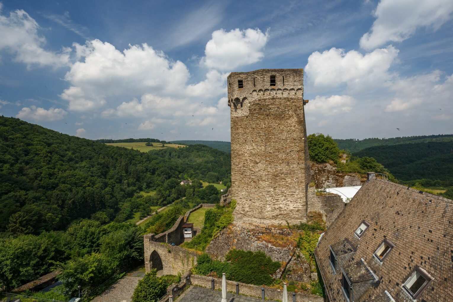 Ruins of Hohenstein Castle, keep