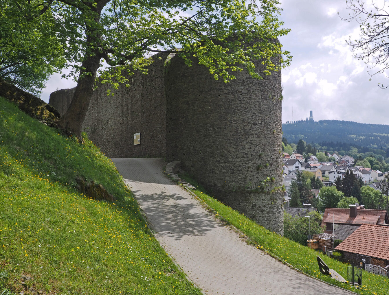 Burgruine Oberreifenberg, Rundweg