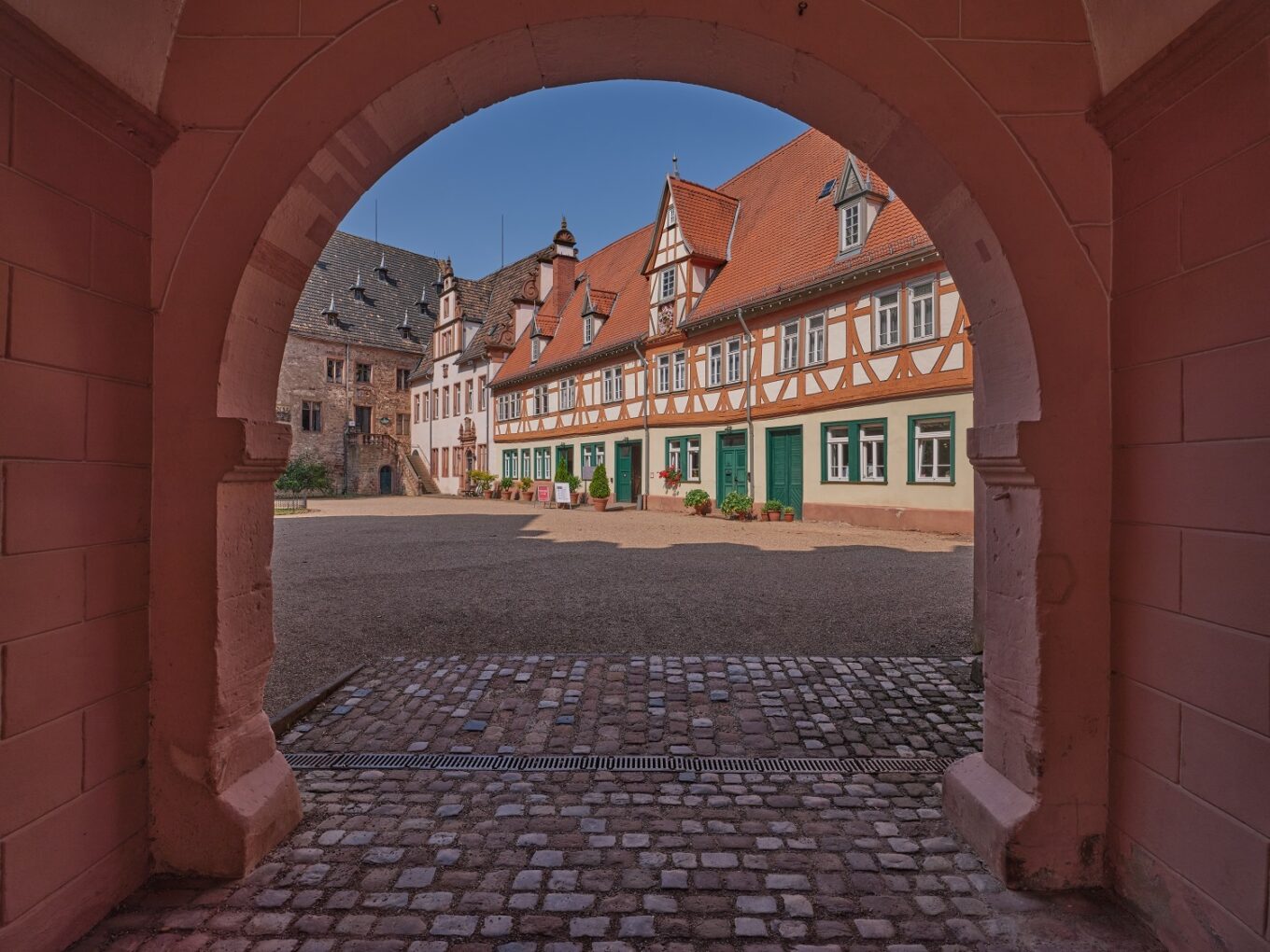 Schlosshof Schloss Erbach